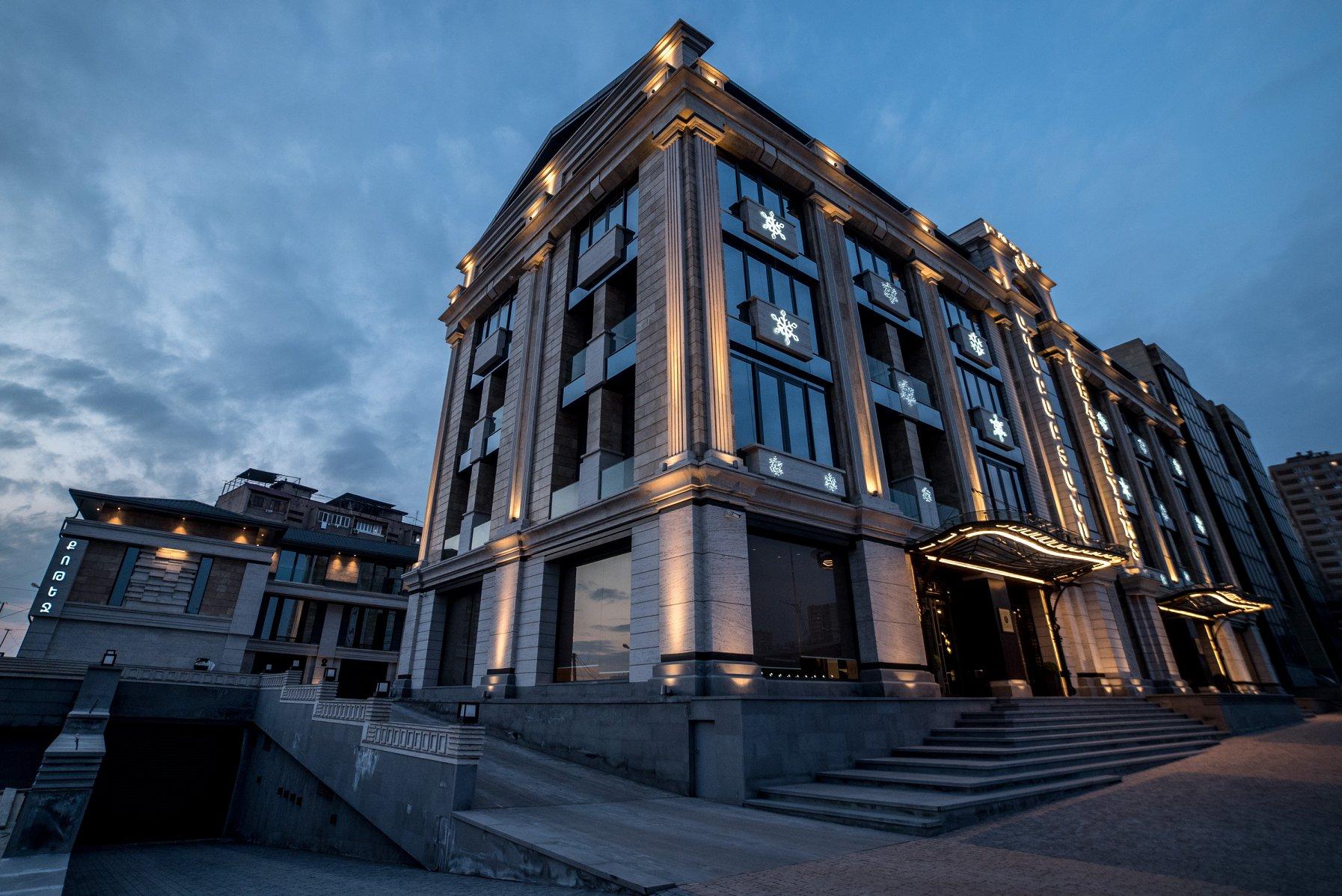 Aghababyan'S Hotel Erivan Exterior foto The headquarters of the National Bank of Georgia