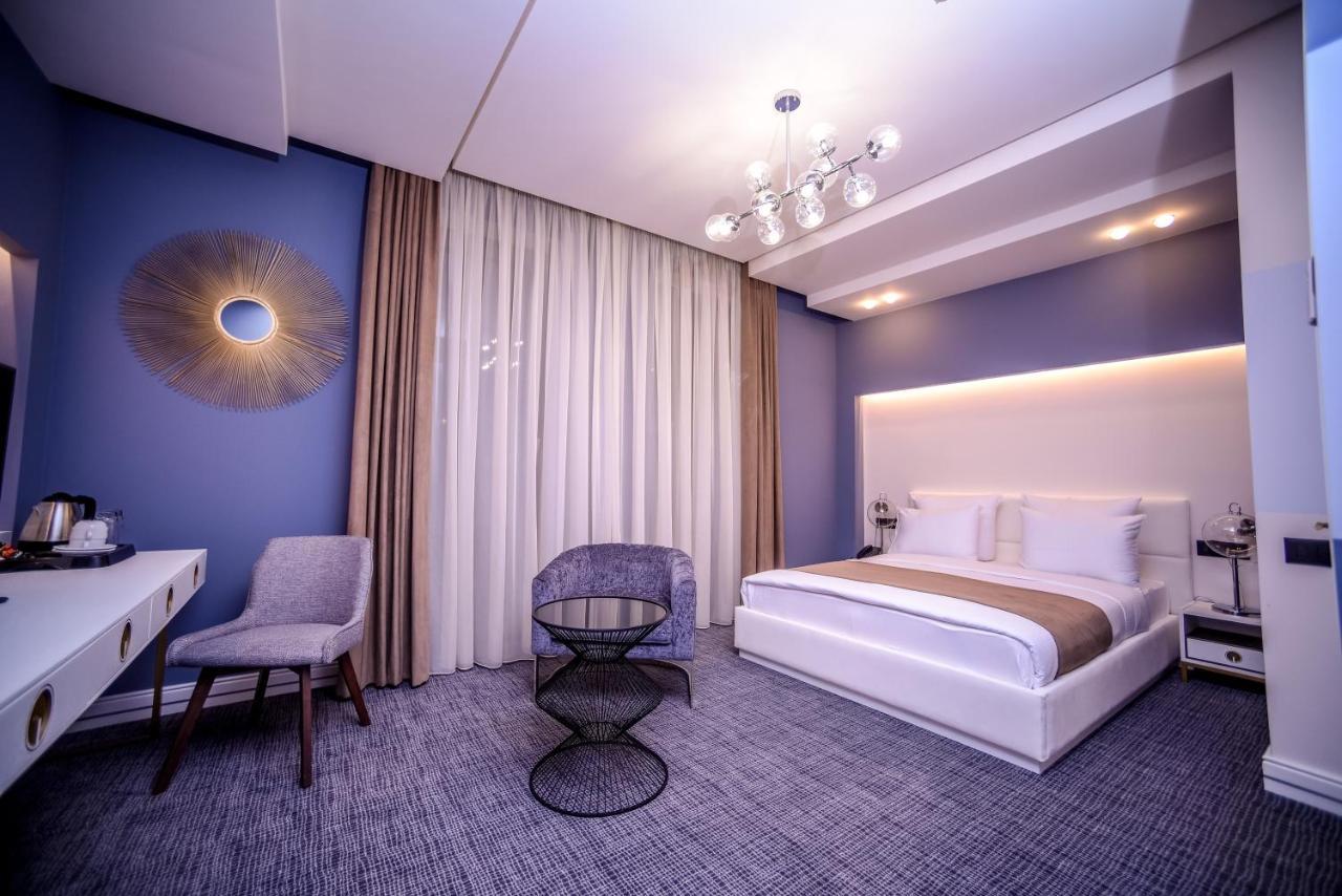 Aghababyan'S Hotel Erivan Exterior foto Deluxe room