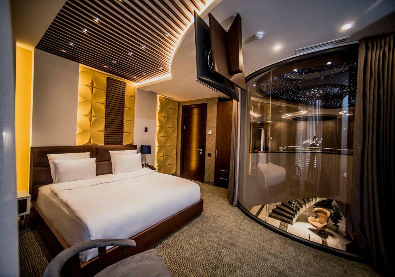 Aghababyan'S Hotel Erivan Exterior foto A suite at the hotel