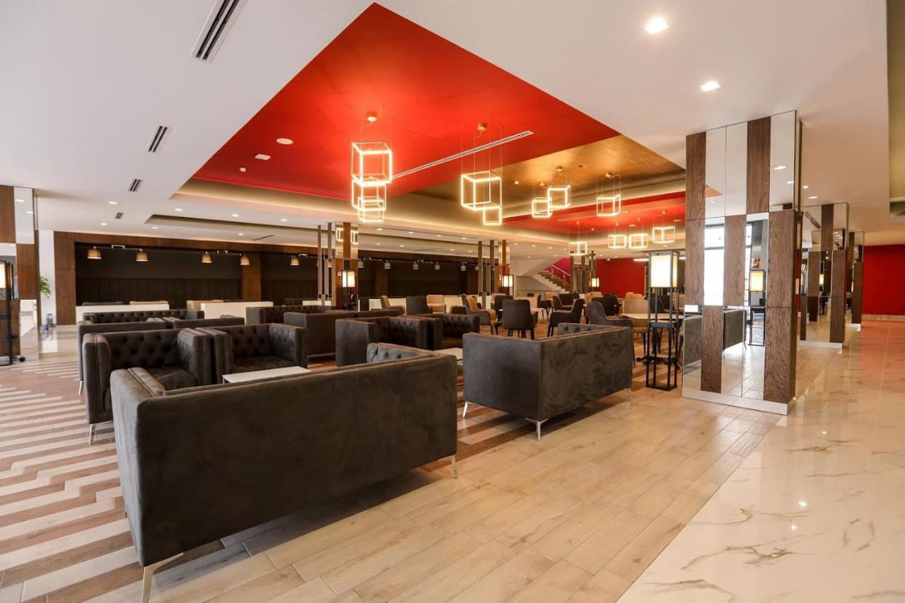 Aghababyan'S Hotel Erivan Exterior foto The lounge at the airport